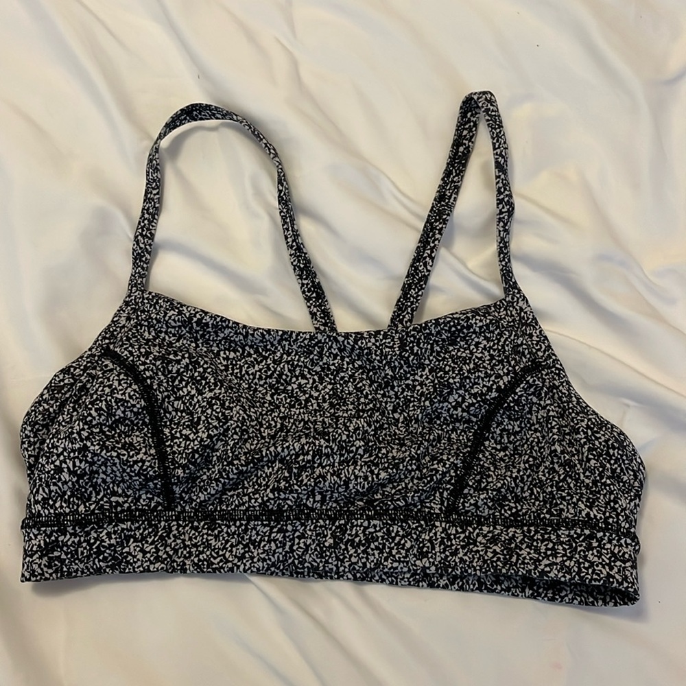Lululemon sports bra